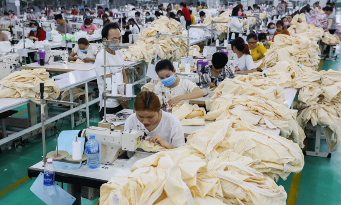 vietnams trade surplus reached us 145 billion by mid september